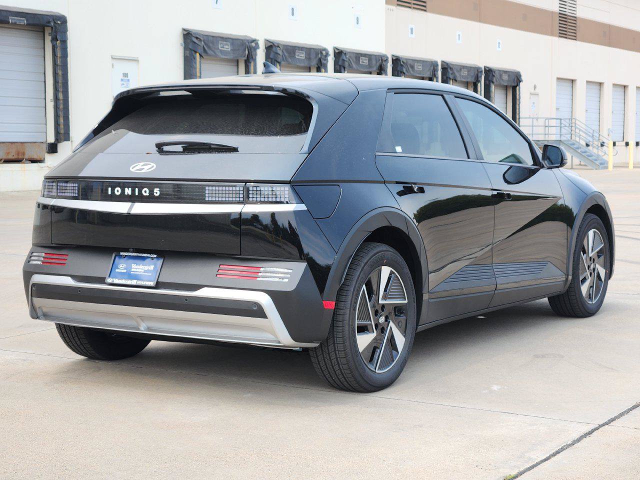 New 2027 Hyundai Ioniq 5 SE RWD image 4