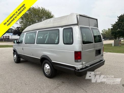 Used 2009 Ford E-350 and Econoline 350 XLT RWD image 3