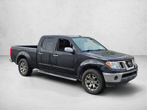 Used 2017 Nissan Frontier SL w/ Moonroof Package image 3