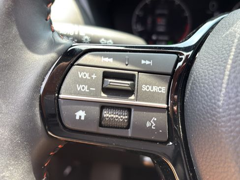 Used 2025 Honda HR-V Sport image 31