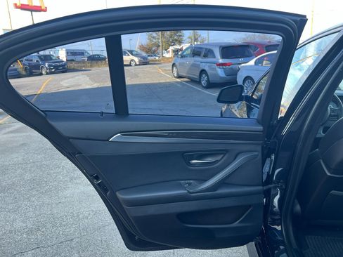 Used 2013 BMW 550i xDrive Sedan image 25