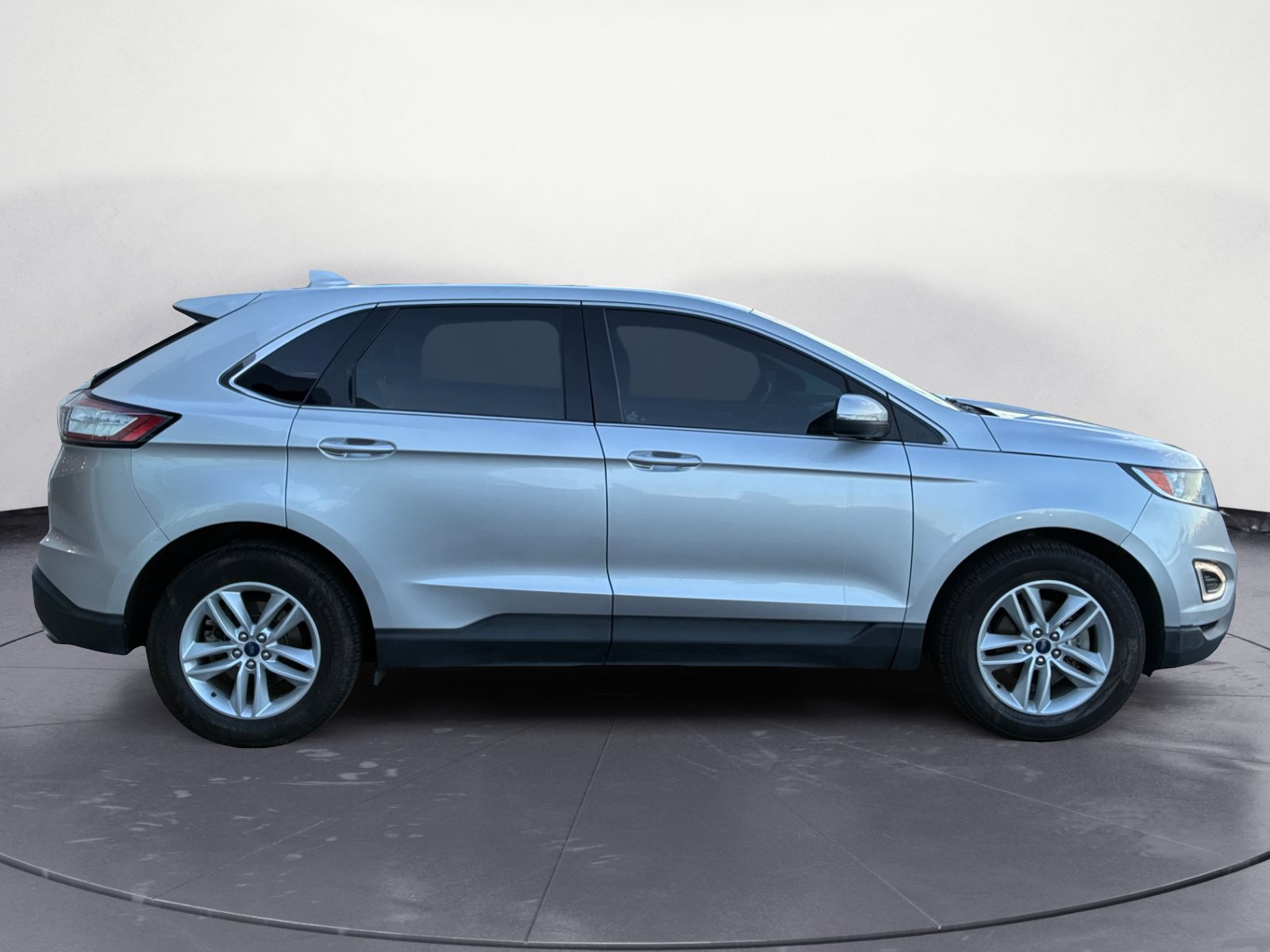 Used 2018 Ford Edge SEL w/ Equipment Group 201A FWD image 6