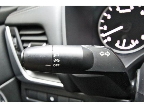 Used 2024 Nissan Rogue SV w/ SV Premium Package FWD image 16