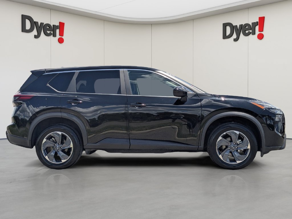 Used 2024 Nissan Rogue SV FWD image 2