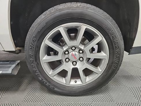 Used 2018 GMC Yukon XL Denali w/ Open Road Package AWD/4WD image 49