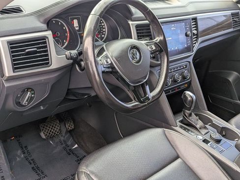Used 2018 Volkswagen Atlas SE AWD/4WD image 16