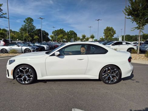 Used 2025 BMW 230i xDrive Coupe w/ Convenience Package AWD/4WD image 6
