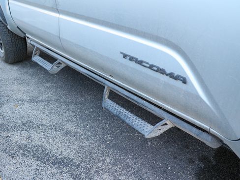 Used 2024 Toyota Tacoma TRD Off-Road image 13