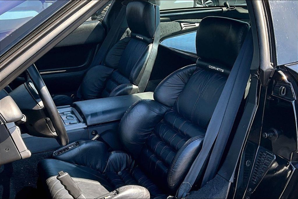 Used 1990 Chevrolet Corvette ZR-1 RWD image 22