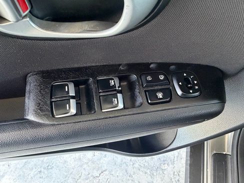 Used 2018 Kia Soul + FWD image 22