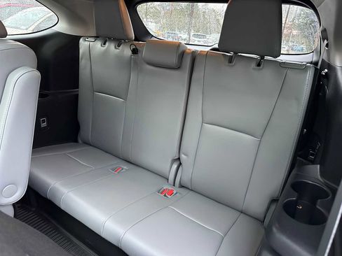 Used 2021 Toyota Highlander Platinum image 17