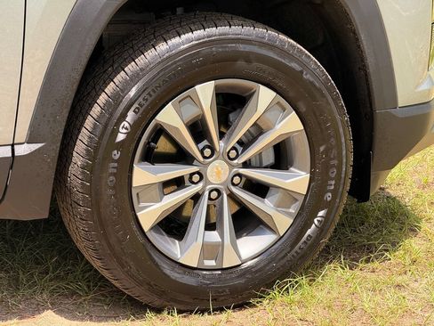 Used 2026 Chevrolet Equinox LT FWD image 10