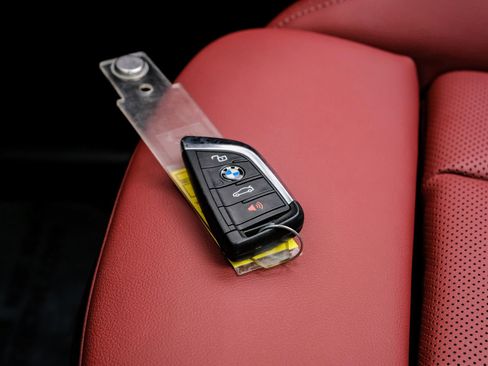 Used 2024 BMW X4 M40i w/ Shadowloine Package image 63