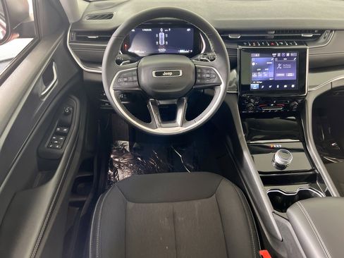 Used 2023 Jeep Grand Cherokee Laredo w/ Luxury Tech Group I image 22