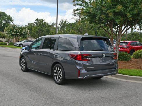 Used 2025 Honda Odyssey EX-L image 3