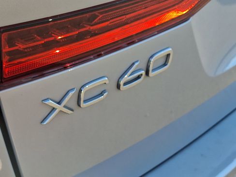 Certified 2023 Volvo XC60 B5 Plus w/ Climate Package image 29