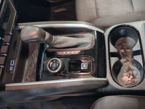 Used 2024 Chevrolet Colorado Trail Boss w/ Technology Package image 16