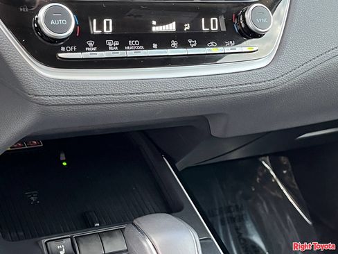 Certified 2026 Toyota Corolla Cross XLE w/ Convenience Package FWD image 29