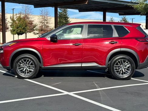 Used 2023 Nissan Rogue S image 13