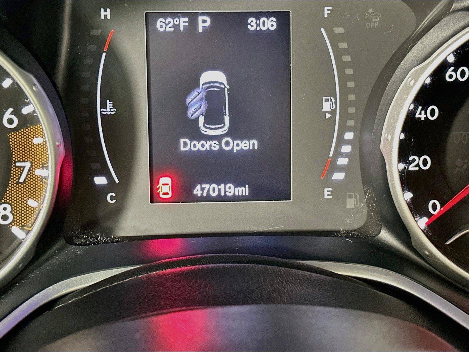 Used 2020 Jeep Compass Latitude w/ Cold Weather Group AWD/4WD image 18