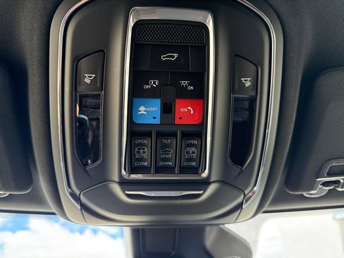 New 2026 Jeep Grand Cherokee L Limited AWD/4WD image 32
