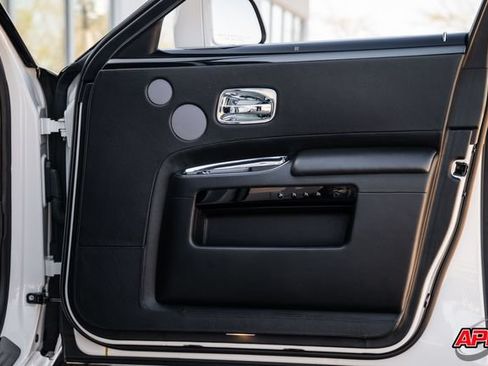 Used 2017 Rolls-Royce Ghost RWD image 93