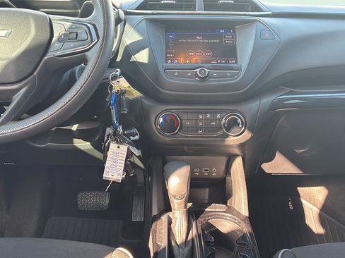 Used 2022 Chevrolet TrailBlazer LS FWD image 30