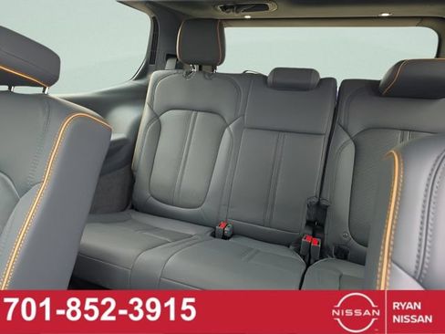 Used 2023 Jeep Grand Wagoneer Series II AWD/4WD image 13