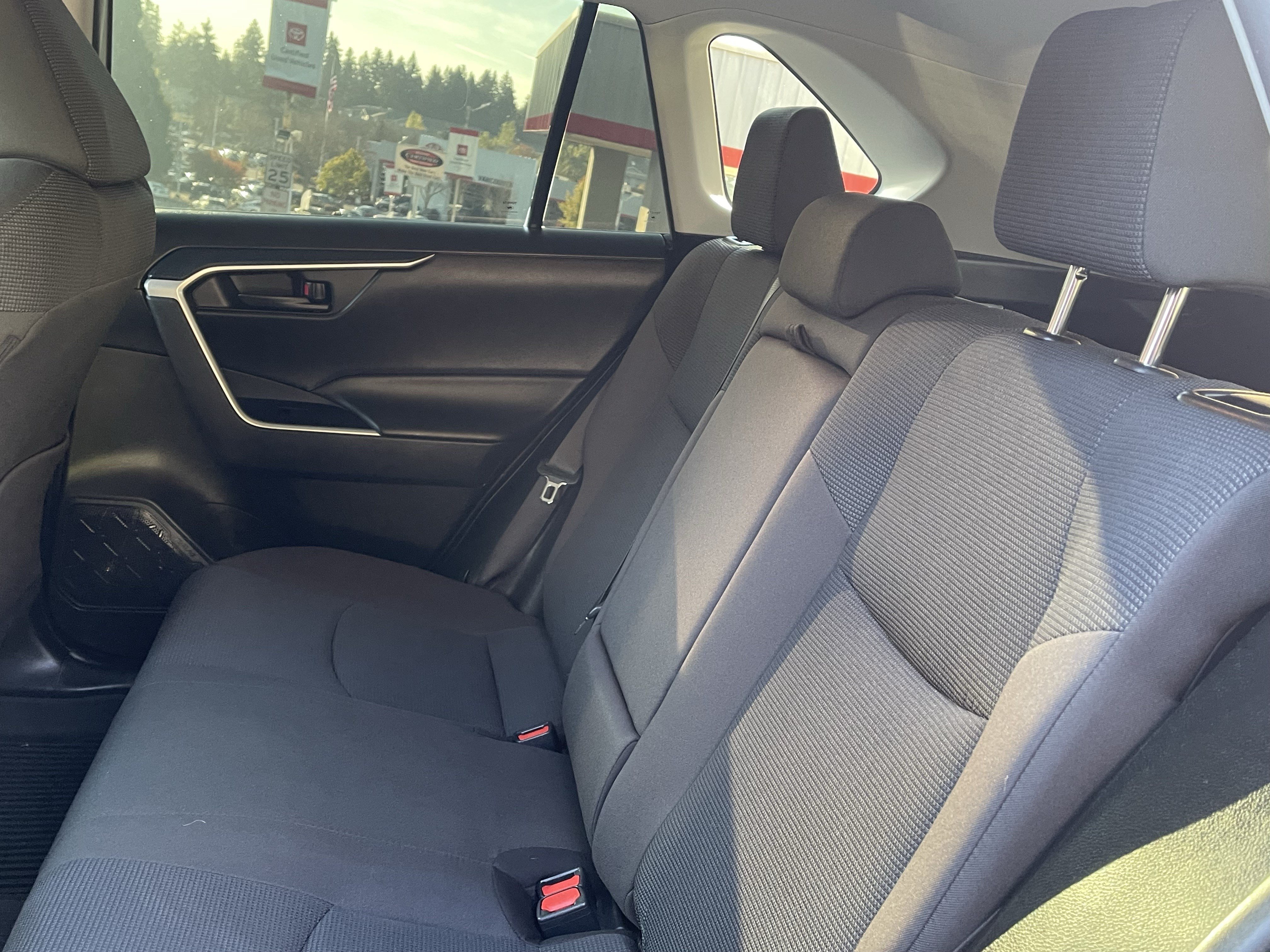 Certified 2021 Toyota RAV4 LE AWD/4WD image 15