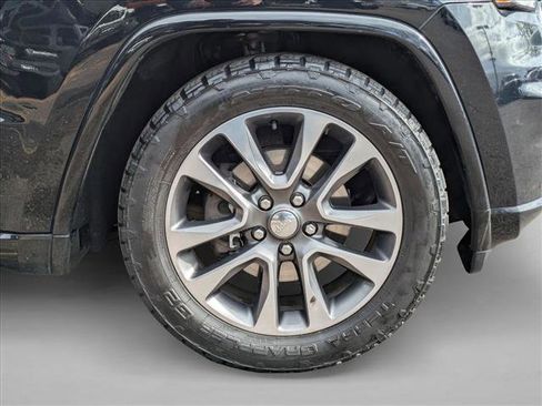 Used 2017 Jeep Grand Cherokee Overland image 22