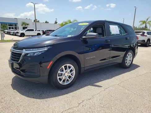 Used 2023 Chevrolet Equinox LS AWD/4WD image 2