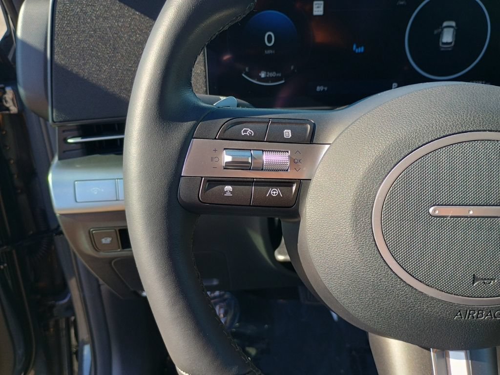 Used 2025 Hyundai Kona Limited FWD image 26