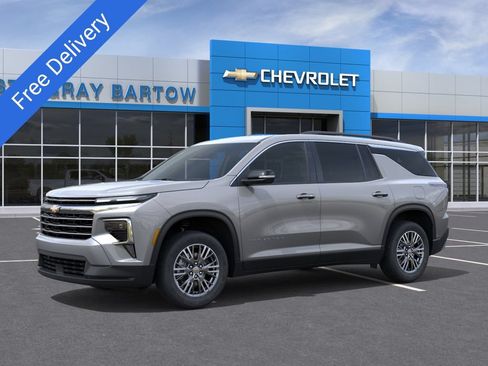 New 2026 Chevrolet Traverse LT w/ Driver Confidence Package FWD image 2