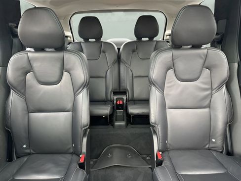 Used 2024 Volvo XC90 B6 Ultimate w/ Lounge Package image 13
