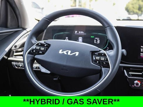 Used 2023 Kia Niro EX FWD image 15