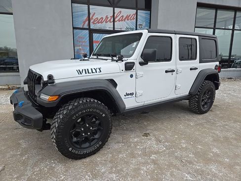 Used 2023 Jeep Wrangler Unlimited AWD/4WD image 3