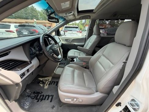Used 2016 Toyota Sienna XLE w/ Outdoor Package AWD/4WD image 8