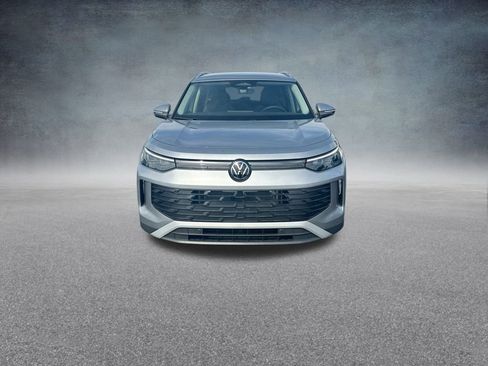 New 2025 Volkswagen Tiguan SE image 34