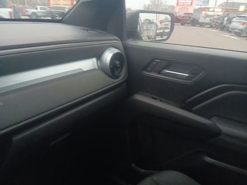 Used 2023 Chevrolet Colorado LT image 32