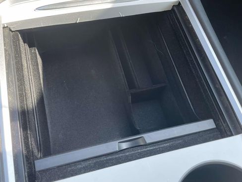 Used 2022 Tesla Model Y Long Range image 20