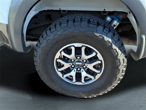 Used 2018 Ford F150 Raptor w/ Equipment Group 802A Luxury image 5