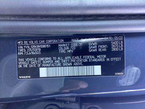 Certified 2022 Volvo XC60 B5 Momentum w/ Climate Package image 37