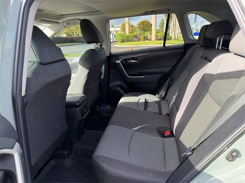 Used 2021 Toyota RAV4 XLE image 8