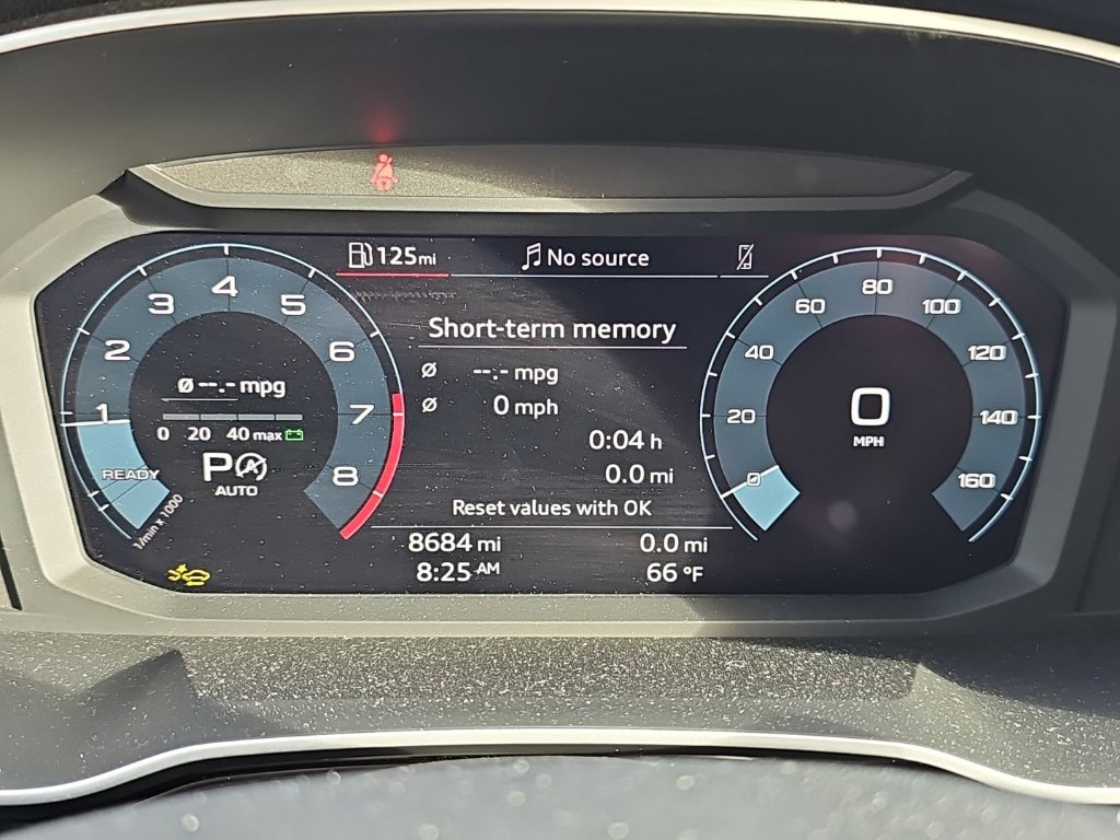 Certified 2025 Audi Q3 2.0T Premium w/ Convenience Package AWD/4WD image 18