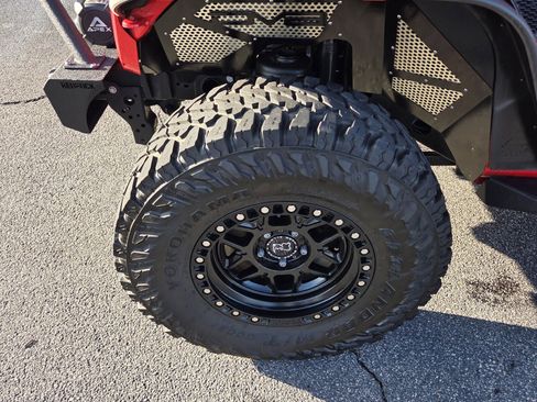 Used 2020 Jeep Gladiator Overland image 9