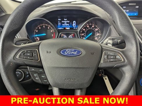 Used 2017 Ford Escape SE image 16
