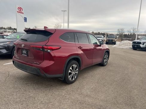 Used 2021 Toyota Highlander XLE image 7