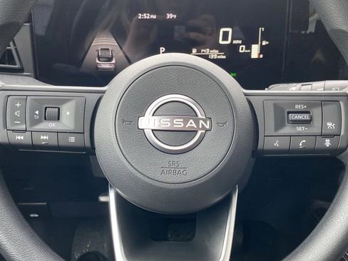 Used 2025 Nissan Kicks SV w/ SV Premium Package image 15