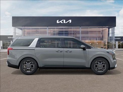 New 2026 Kia Carnival EX image 7