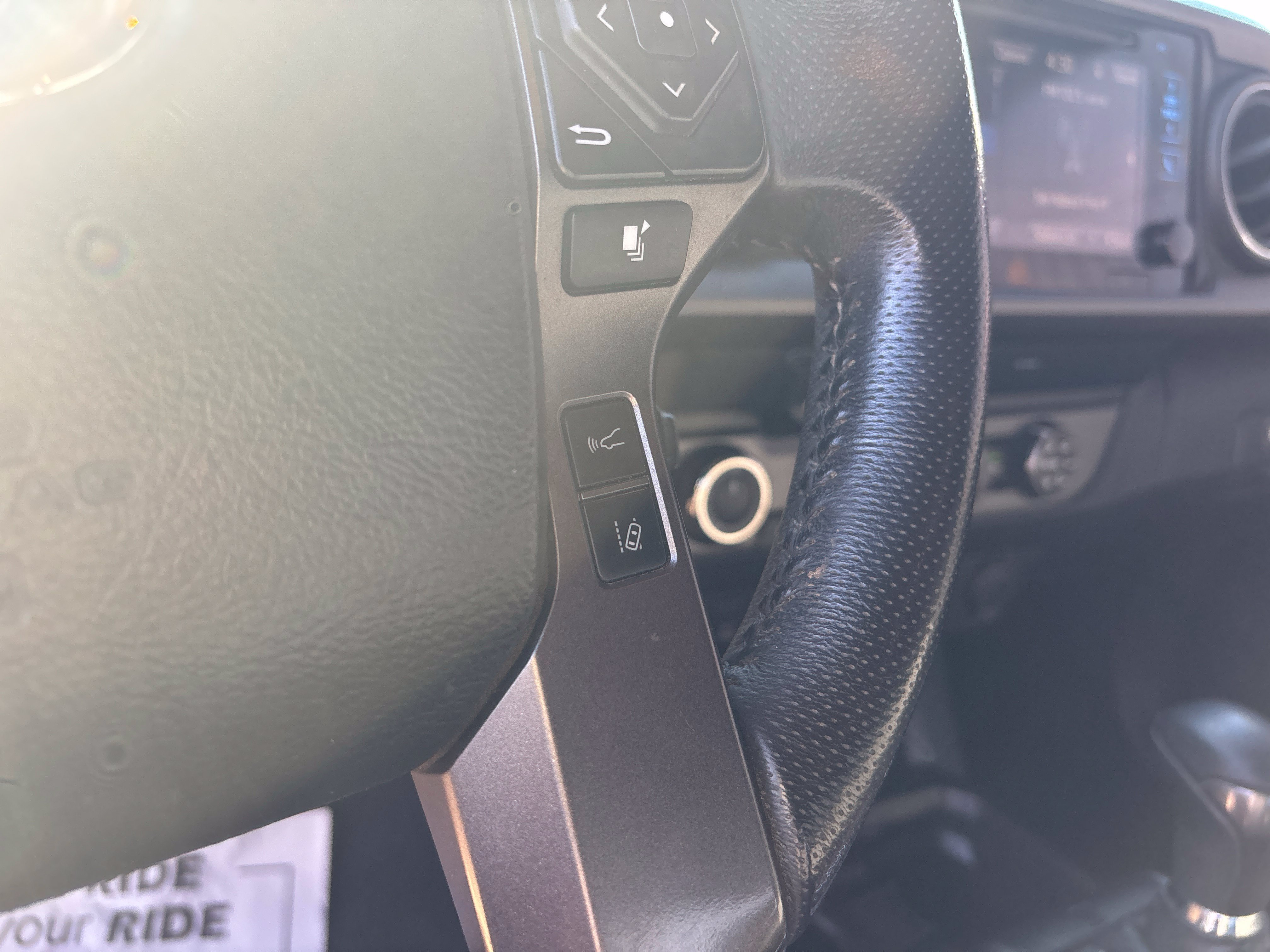 Used 2019 Toyota Tacoma TRD Off-Road w/ Technology Package AWD/4WD image 25